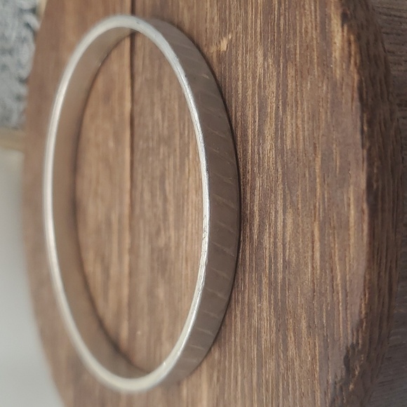 B2212 silver etched bracet - Picture 1 of 2